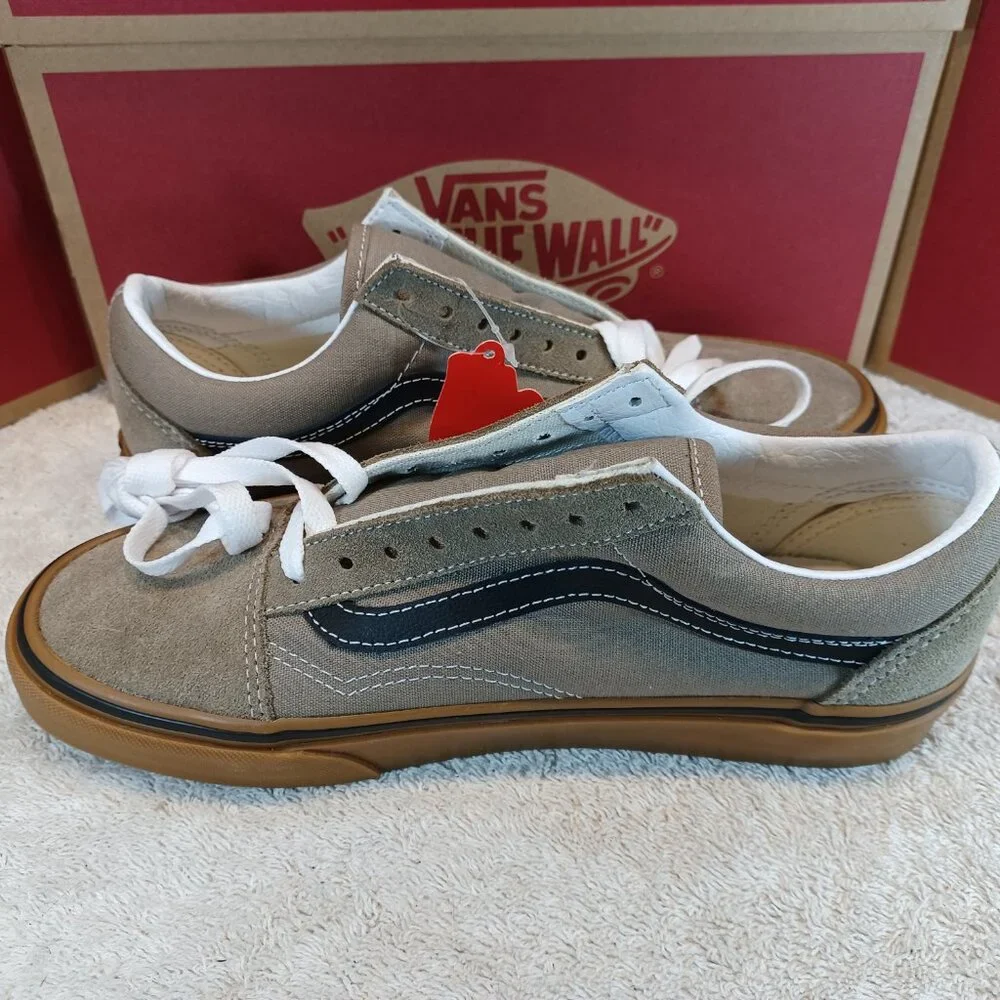 Vans Men's 6.5/Womens 8 Old Skool Gum Timber Wolf/Black VN0A5KRFA9M